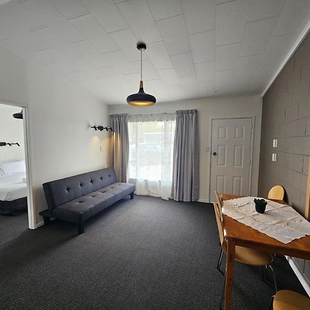 Frimley Lodge Motel 세인트레오나드 외부 사진