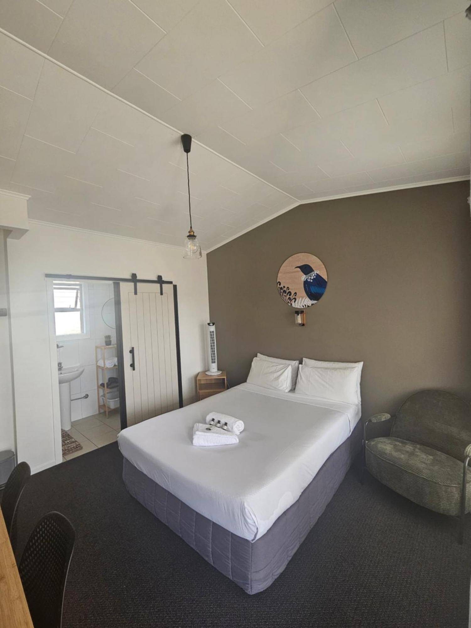 Frimley Lodge Motel 세인트레오나드 외부 사진
